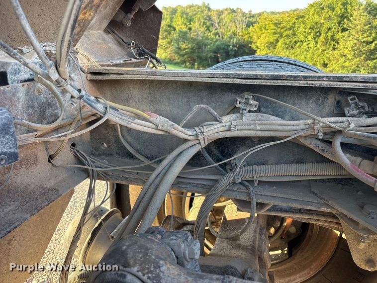 image for item FG0623 2009 Freightliner dump truck