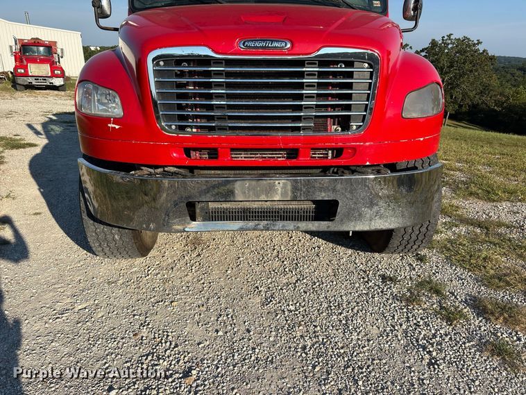 image for item FG0623 2009 Freightliner dump truck