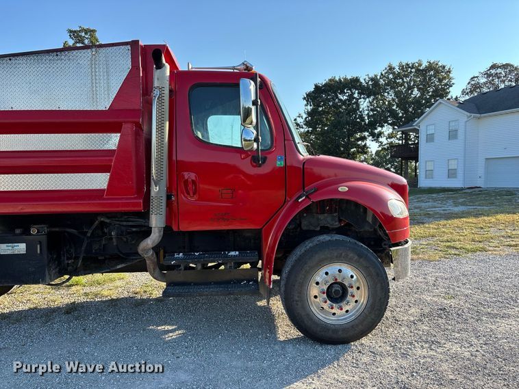 image for item FG0623 2009 Freightliner dump truck