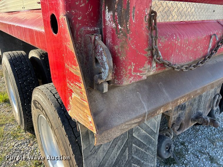 image for item FG0623 2009 Freightliner dump truck