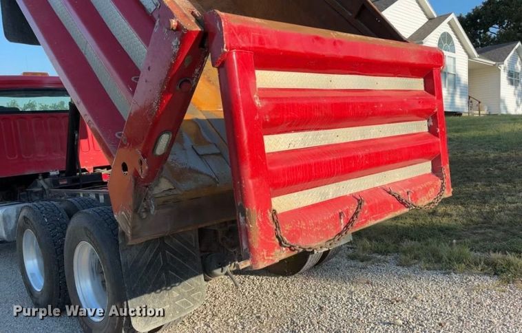 image for item FG0623 2009 Freightliner dump truck