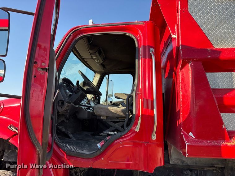 image for item FG0623 2009 Freightliner dump truck