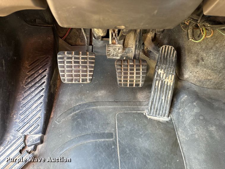 image for item FG0623 2009 Freightliner dump truck