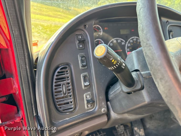 image for item FG0623 2009 Freightliner dump truck