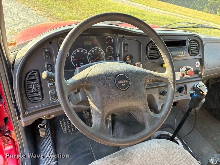image for item FG0623 2009 Freightliner dump truck