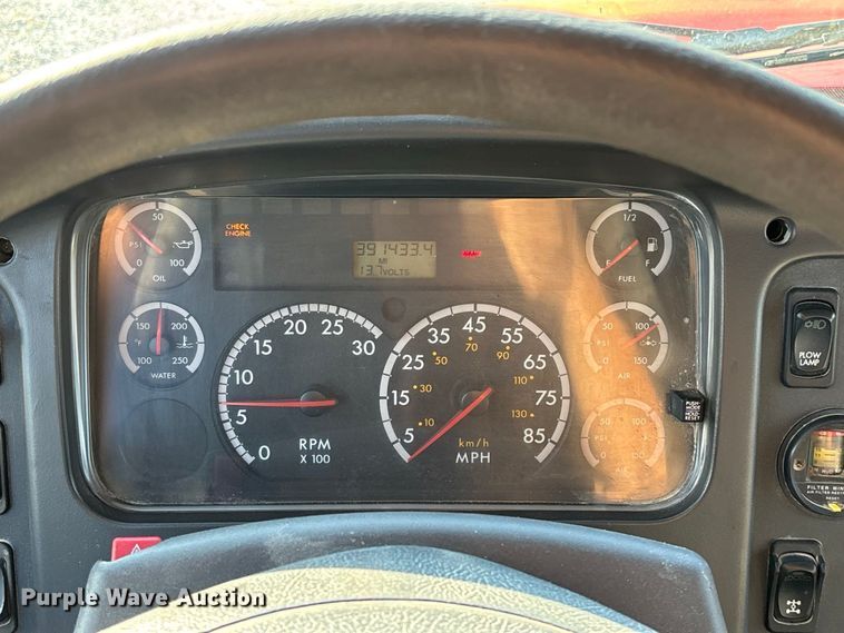 image for item FG0623 2009 Freightliner dump truck