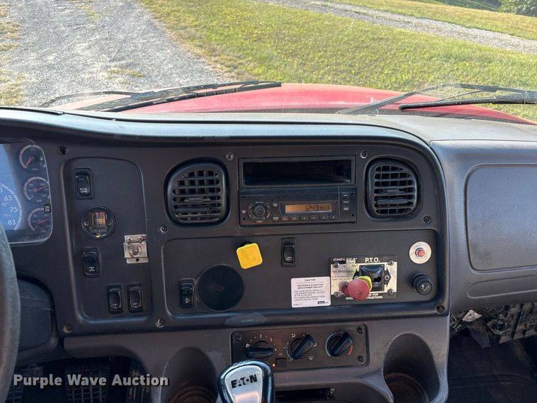 image for item FG0623 2009 Freightliner dump truck