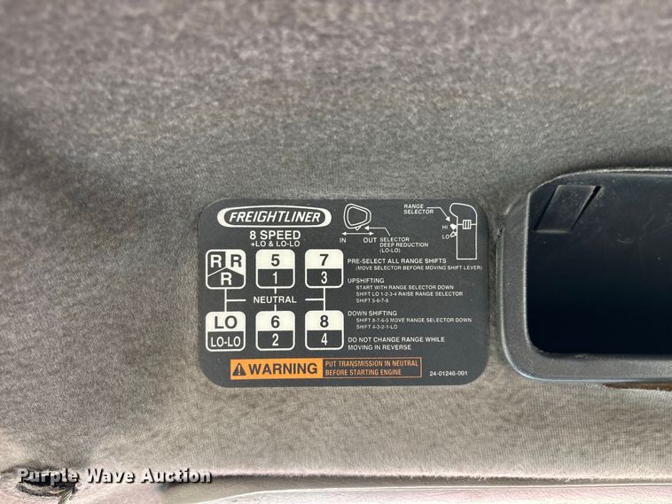 image for item FG0623 2009 Freightliner dump truck