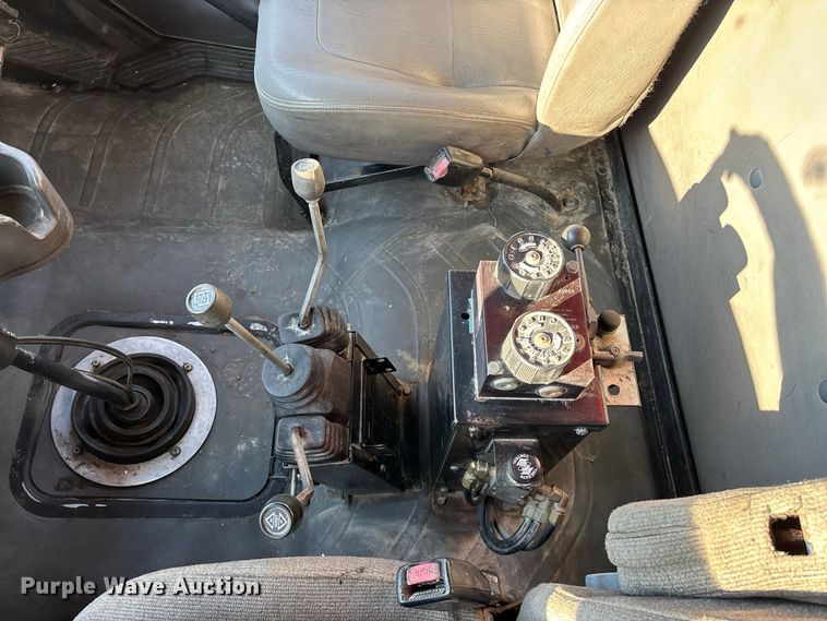image for item FG0623 2009 Freightliner dump truck