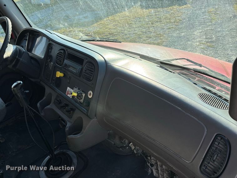image for item FG0623 2009 Freightliner dump truck