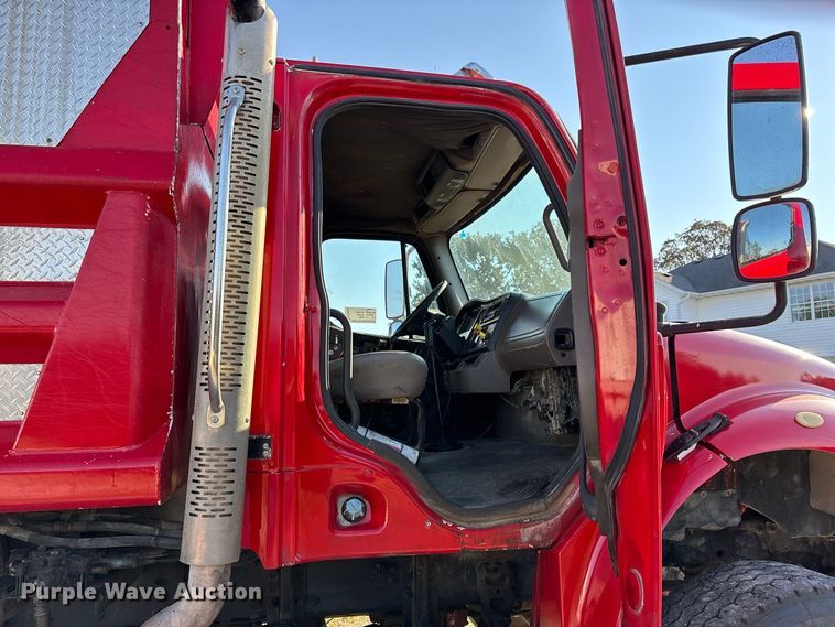 image for item FG0623 2009 Freightliner dump truck