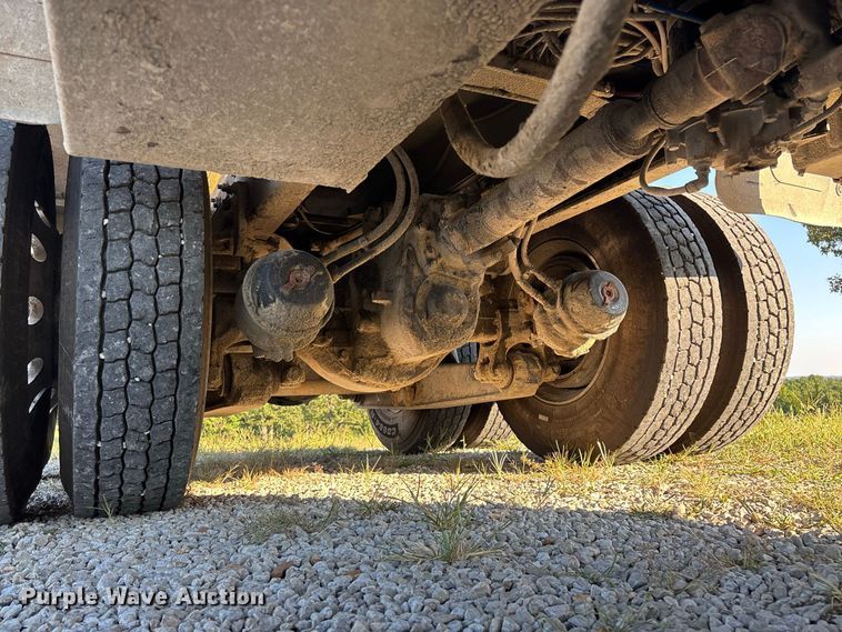image for item FG0623 2009 Freightliner dump truck