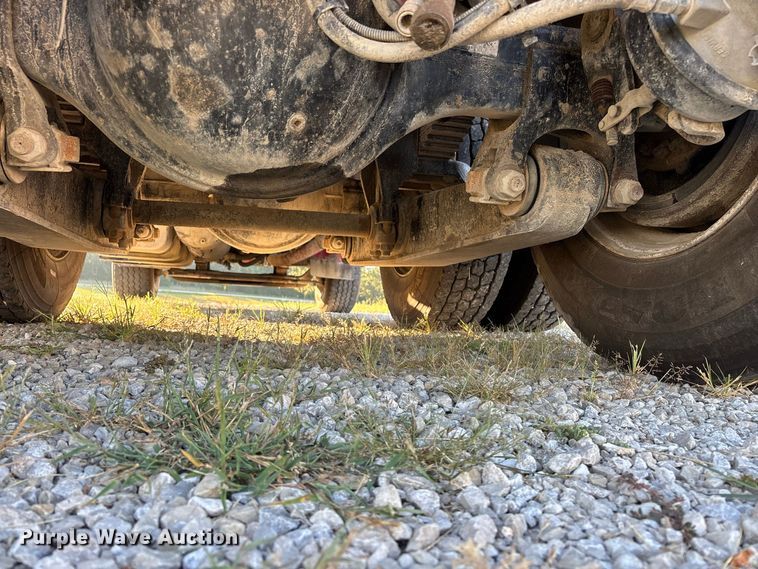 image for item FG0623 2009 Freightliner dump truck