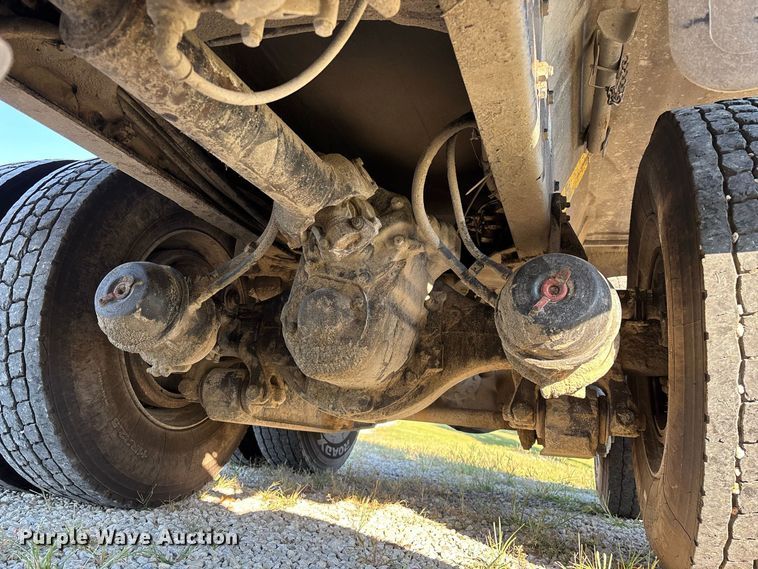 image for item FG0623 2009 Freightliner dump truck
