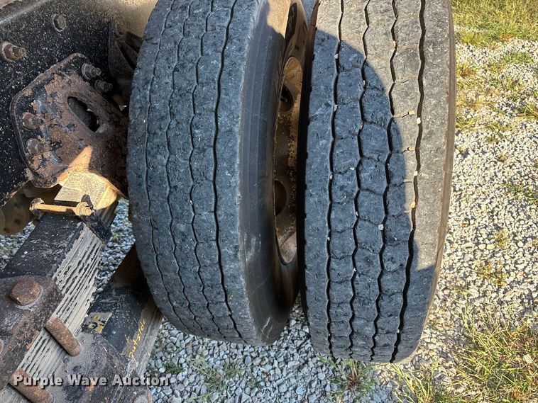 image for item FG0623 2009 Freightliner dump truck