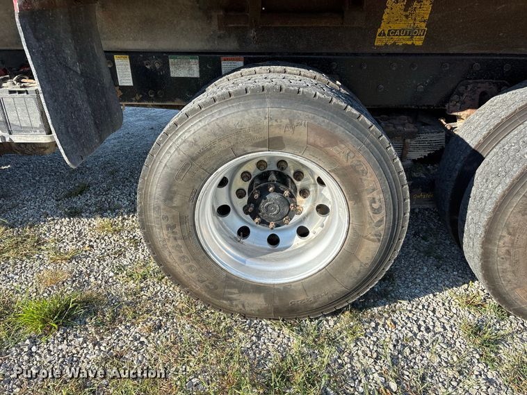 image for item FG0623 2009 Freightliner dump truck