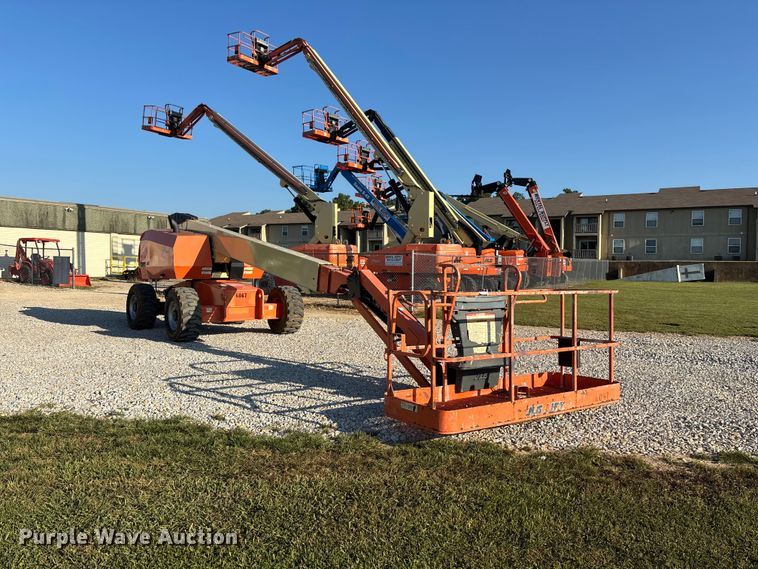 image for item FG0627 2006 JLG 660SJ boom lift