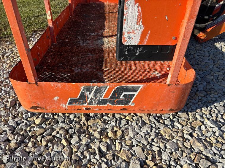 image for item FG0627 2006 JLG 660SJ boom lift
