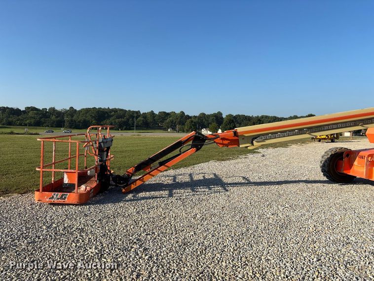 image for item FG0627 2006 JLG 660SJ boom lift