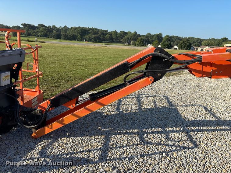 image for item FG0627 2006 JLG 660SJ boom lift