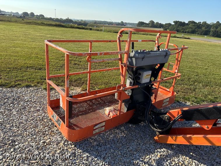 image for item FG0627 2006 JLG 660SJ boom lift