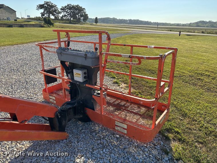 image for item FG0627 2006 JLG 660SJ boom lift