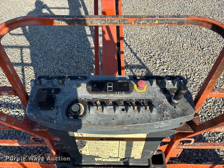 image for item FG0627 2006 JLG 660SJ boom lift