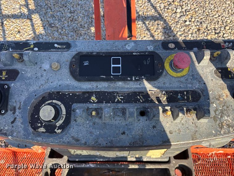 image for item FG0627 2006 JLG 660SJ boom lift