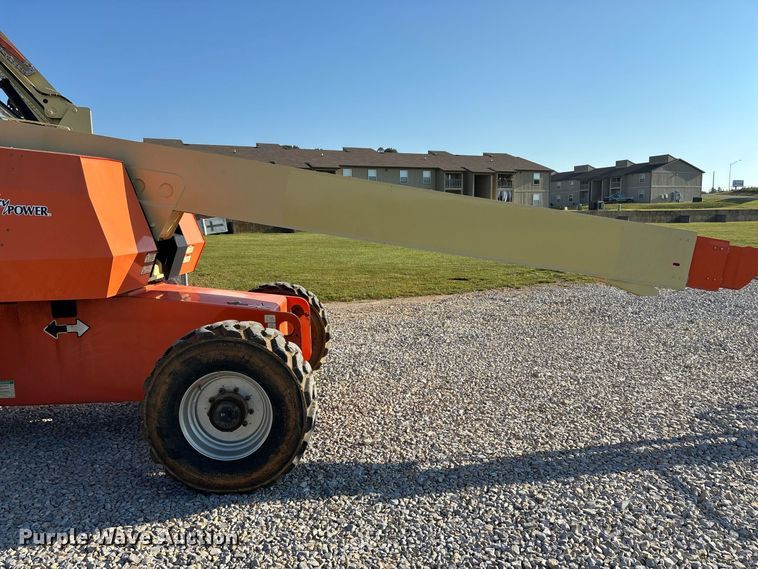 image for item FG0627 2006 JLG 660SJ boom lift
