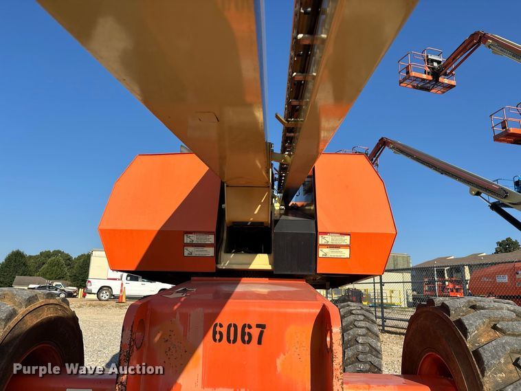 image for item FG0627 2006 JLG 660SJ boom lift