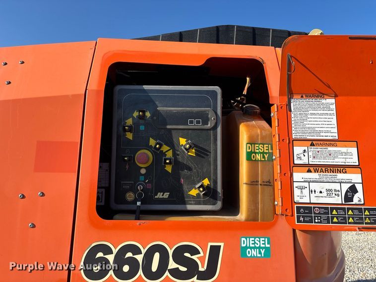 image for item FG0627 2006 JLG 660SJ boom lift