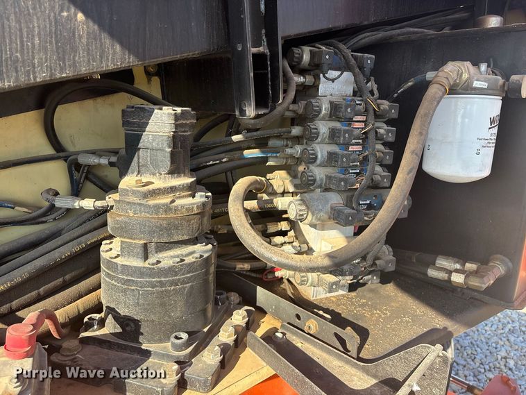 image for item FG0627 2006 JLG 660SJ boom lift