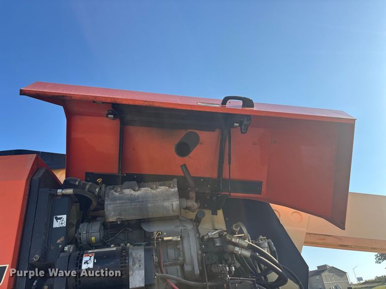 image for item FG0627 2006 JLG 660SJ boom lift