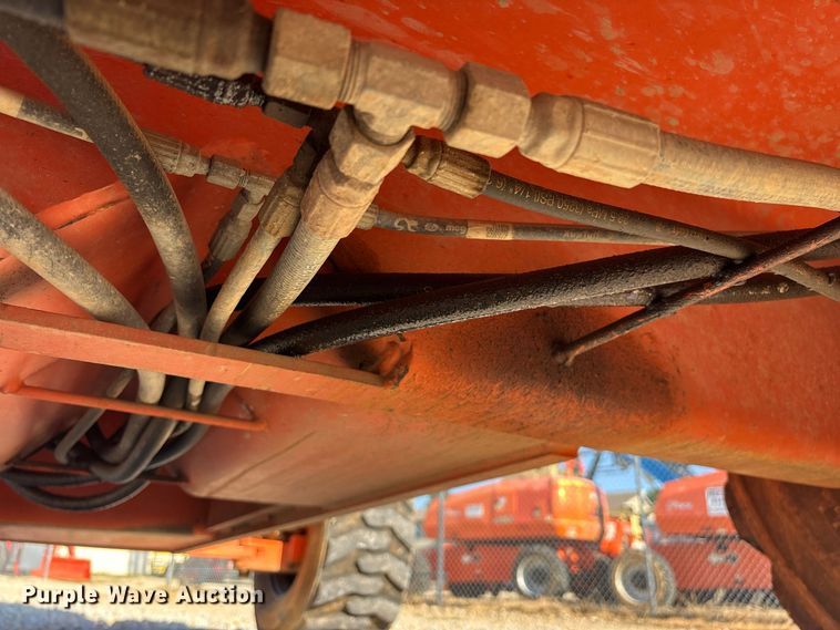 image for item FG0627 2006 JLG 660SJ boom lift