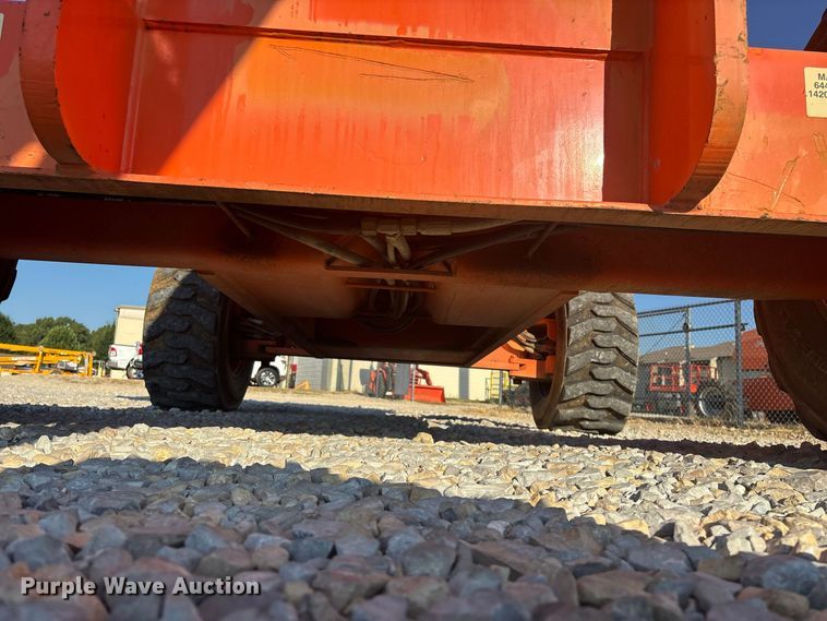 image for item FG0627 2006 JLG 660SJ boom lift
