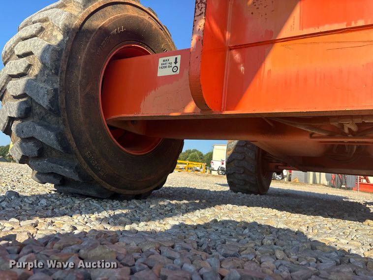 image for item FG0627 2006 JLG 660SJ boom lift