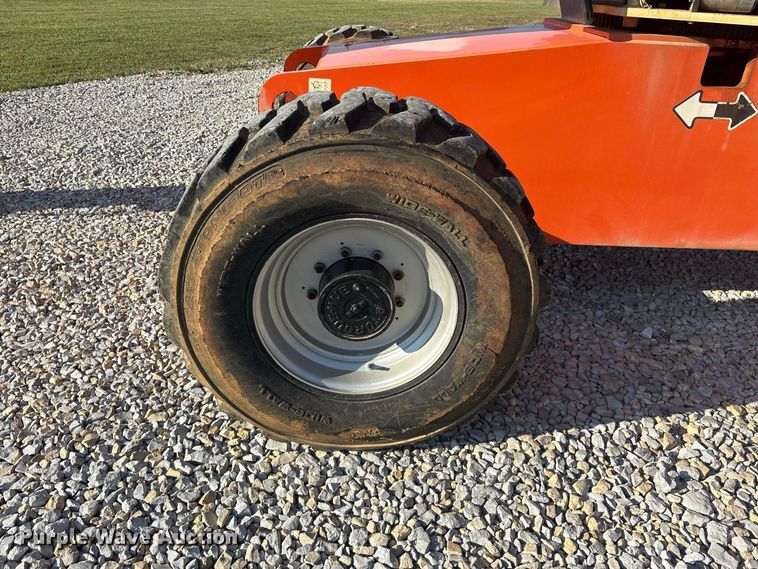 image for item FG0627 2006 JLG 660SJ boom lift
