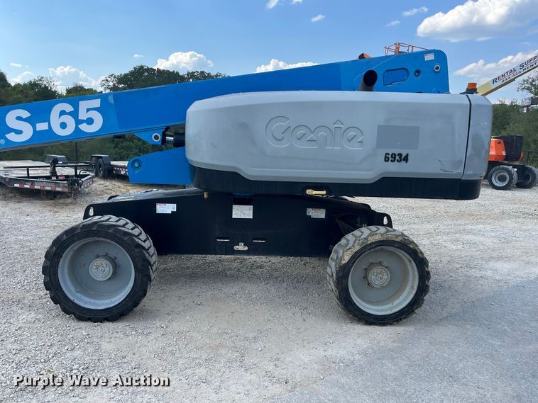 image for item FG0630 2015 Genie S-65 boom lift