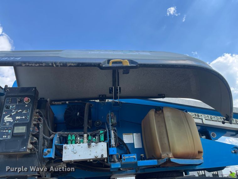 image for item FG0630 2015 Genie S-65 boom lift