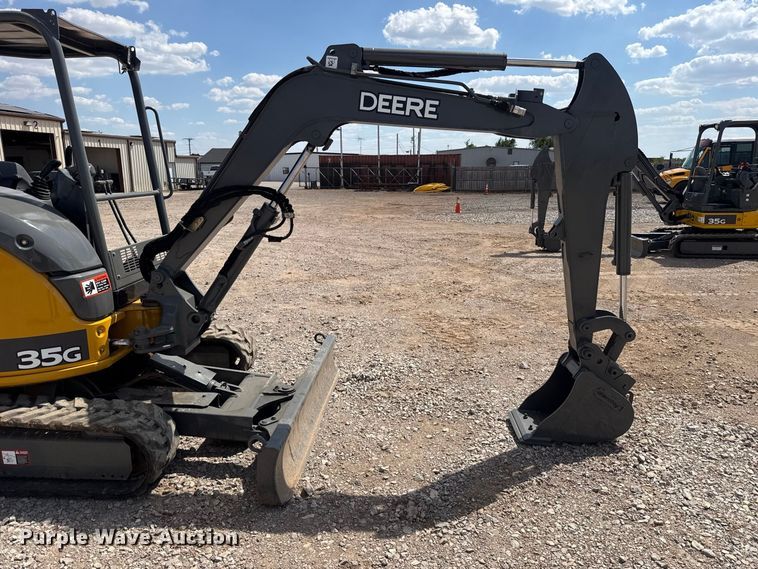 image for item FH6631 John Deere 35G mini excavator