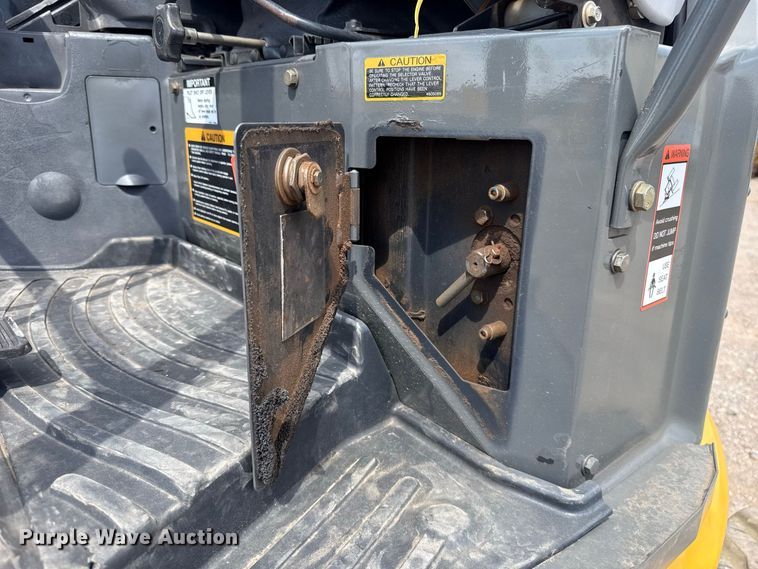 image for item FH6631 John Deere 35G mini excavator