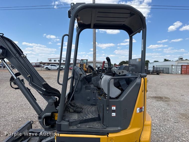image for item FH6631 John Deere 35G mini excavator