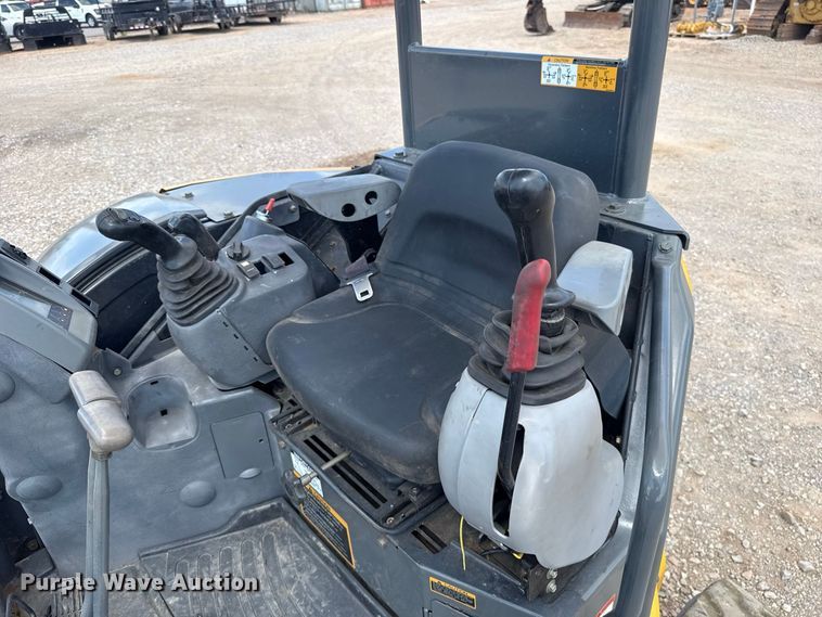 image for item FH6631 John Deere 35G mini excavator