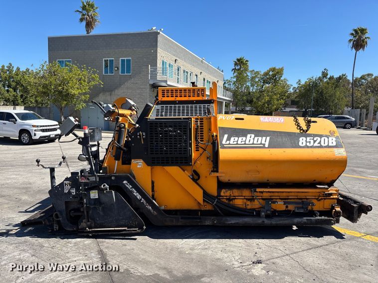 image for item FH7532 LeeBoy 8520 paver