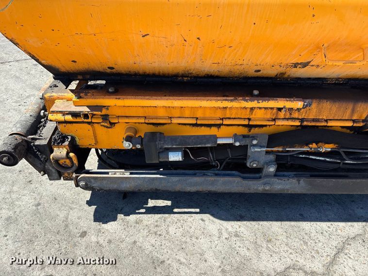 image for item FH7532 LeeBoy 8520 paver