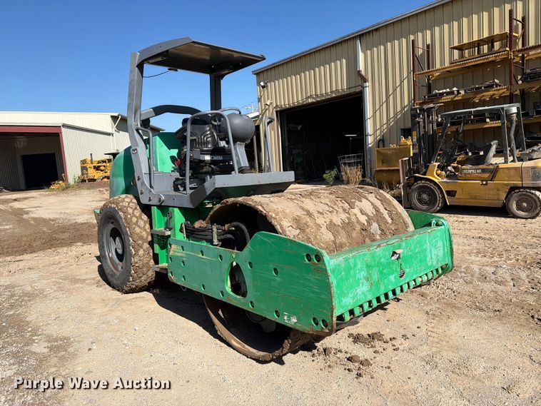 image for item FI0347 2013 Hamm 3307 single drum vibratory roller