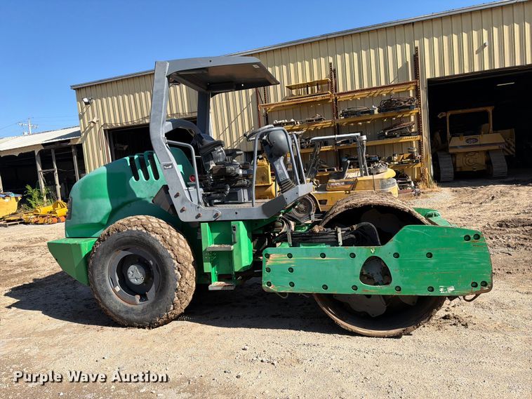image for item FI0347 2013 Hamm 3307 single drum vibratory roller