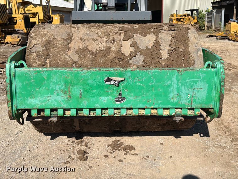 image for item FI0347 2013 Hamm 3307 single drum vibratory roller