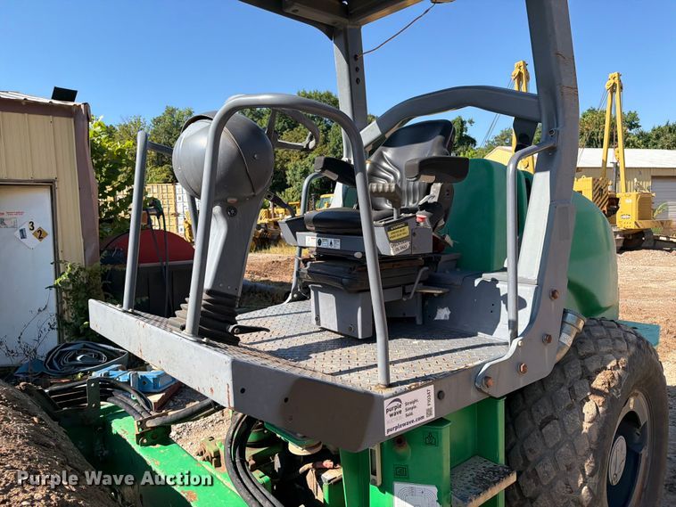 image for item FI0347 2013 Hamm 3307 single drum vibratory roller