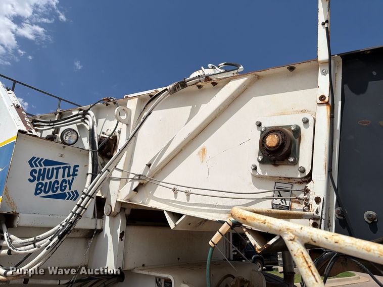 image for item FI0362 Roadtec SB-2500 material transfer vehicle